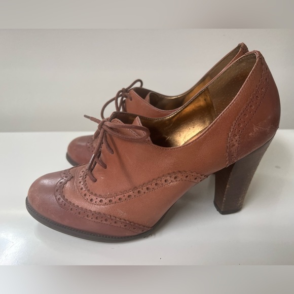 Marc Fisher Wingtip Oxford Vintage High Heels - Picture 5 of 8